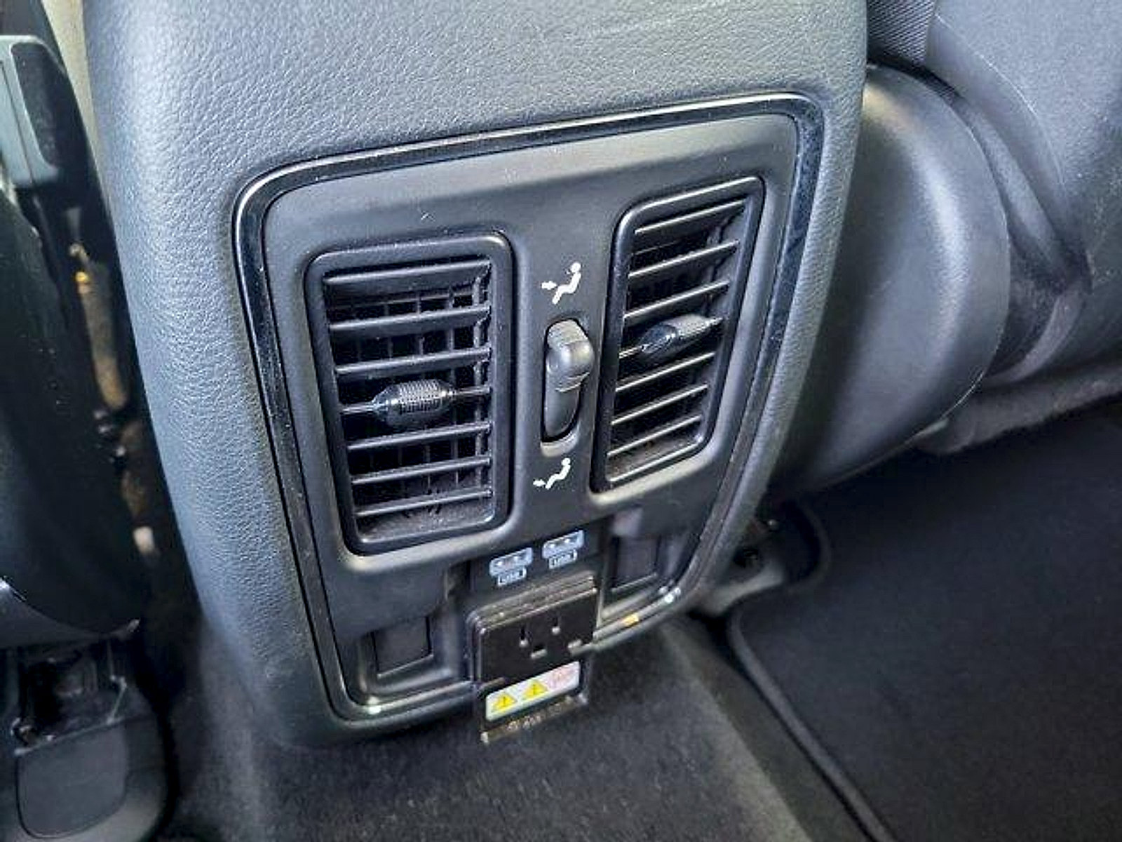 Used 2020 Jeep Grand Cherokee Limited RWD image 19