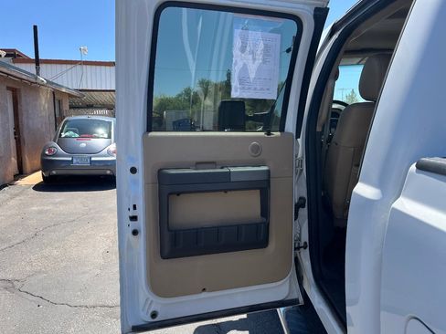 Used 2012 Ford F250 Lariat w/ Lariat Interior Pkg AWD/4WD image 14