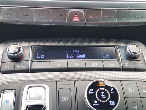 Used 2020 Hyundai Palisade Limited image 19