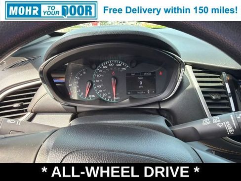 Used 2021 Chevrolet Trax LT AWD/4WD image 17