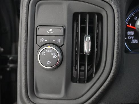 Used 2023 Chevrolet Silverado 1500 Custom image 16