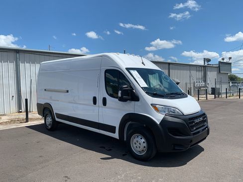Used 2023 RAM ProMaster 2500 FWD image 1