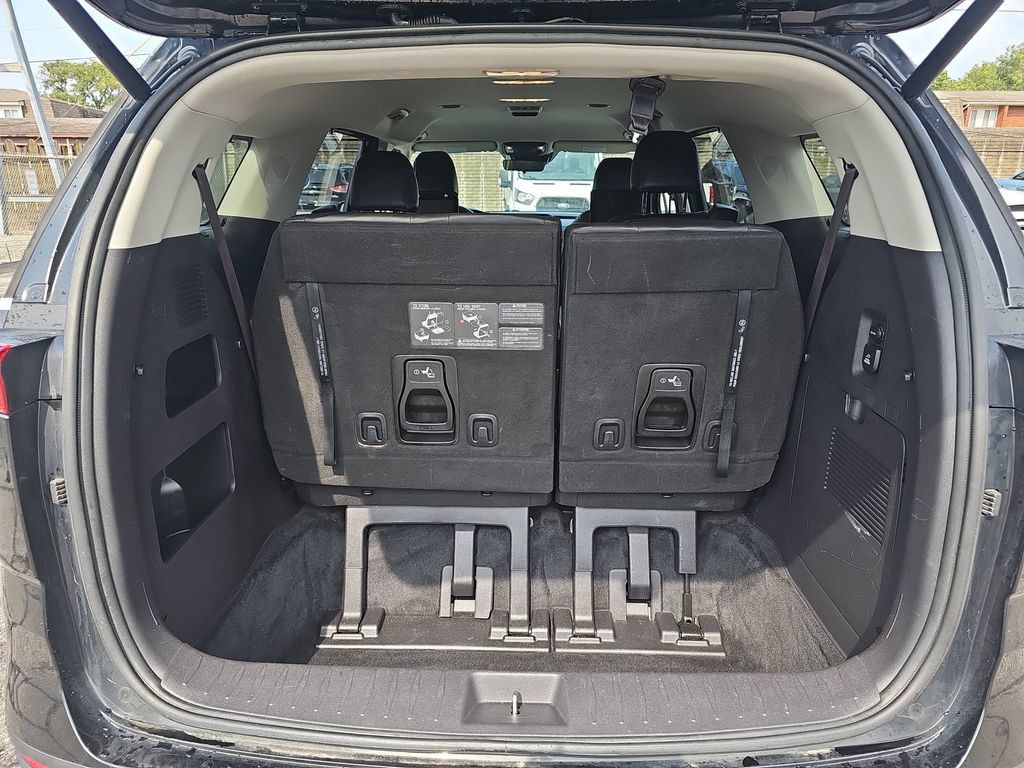 Used 2022 Kia Carnival SX FWD image 12
