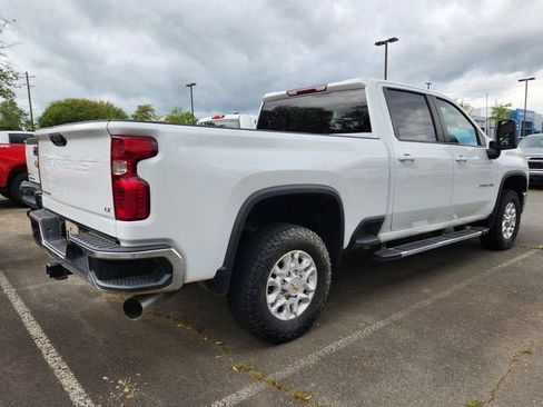 Used 2024 Chevrolet Silverado 2500 LT AWD/4WD image 9