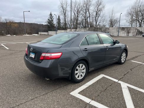 Used 2009 Toyota Camry XLE FWD image 6