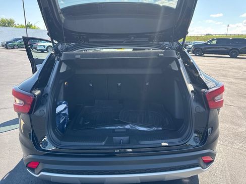 Used 2025 Chevrolet Trax LT w/ Driver Confidence Package FWD image 16
