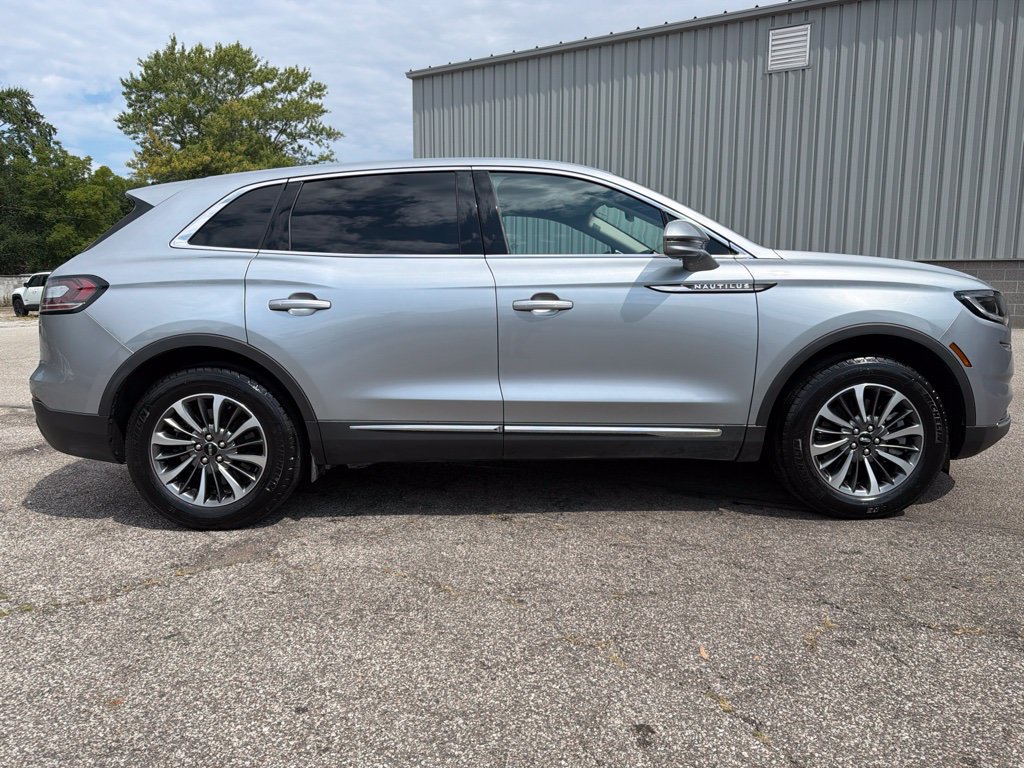 Used 2022 Lincoln Nautilus AWD w/ Premium Package image 6
