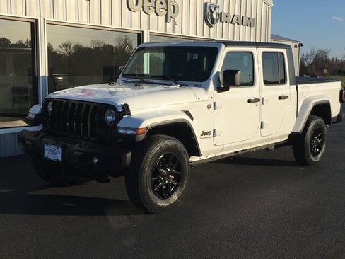 Used 2022 Jeep Gladiator Sport image 7