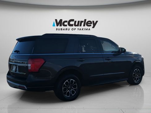 Used 2024 Ford Expedition XLT image 9