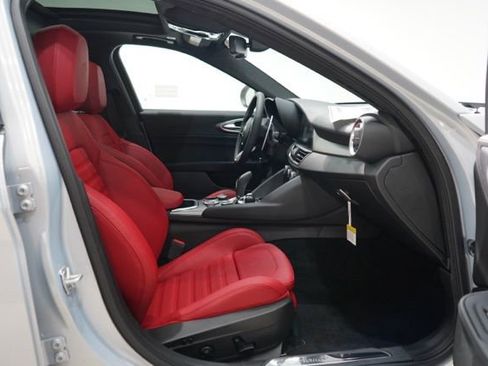 New 2025 Alfa Romeo Giulia AWD w/ Driving Assist Package image 34