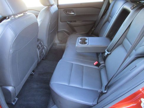 Used 2023 Nissan Rogue SL w/ SL Premium Package FWD image 19