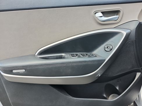 Used 2014 Hyundai Santa Fe GLS FWD image 13