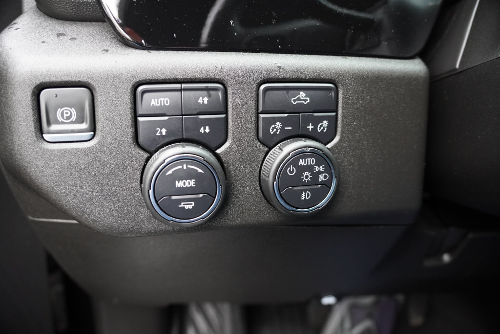 Certified 2022 Chevrolet Silverado 1500 RST AWD/4WD image 23