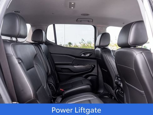 Used 2023 GMC Acadia SLT FWD image 14