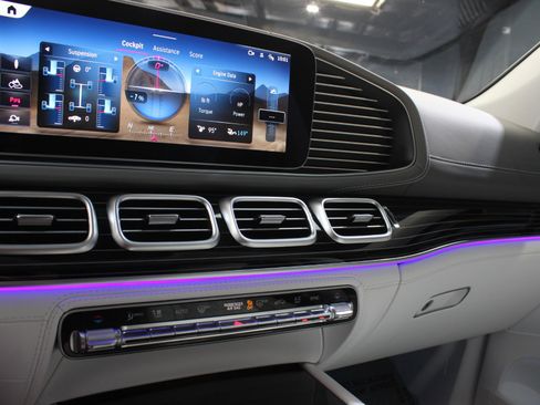 Used 2025 Mercedes-Benz Maybach GLS 600 4MATIC image 81