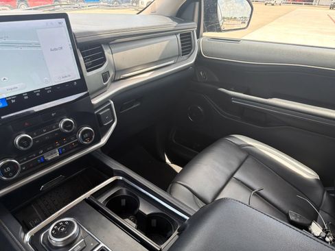 Used 2023 Ford Expedition XLT RWD image 35