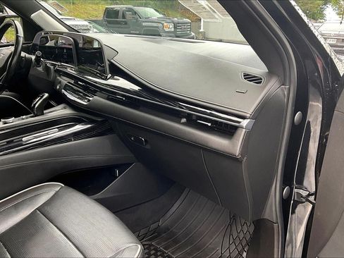 Used 2021 Cadillac Escalade ESV Sport w/ Driver Assist Tech Package AWD/4WD image 16