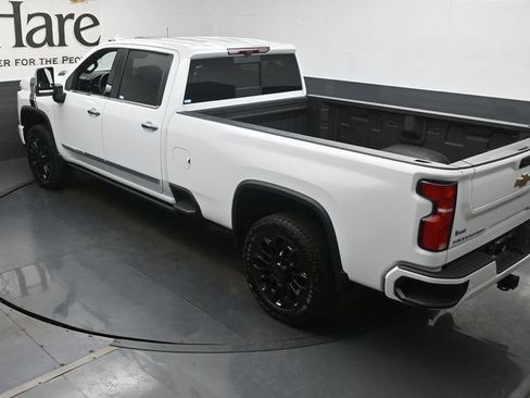 Used 2025 Chevrolet Silverado 2500 High Country w/ High Country Premium Package AWD/4WD image 38