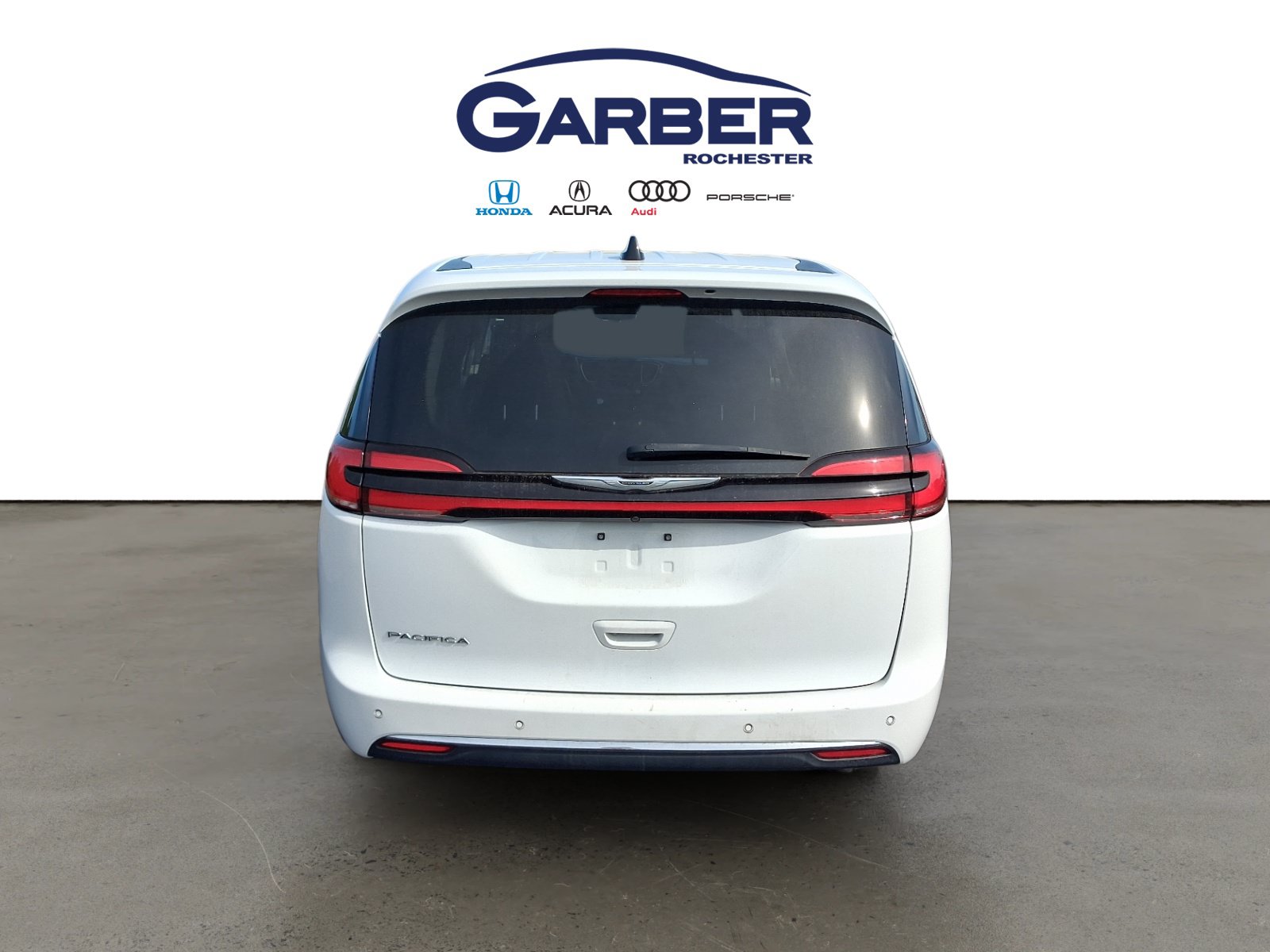 Used 2024 Chrysler Pacifica Touring-L FWD image 10