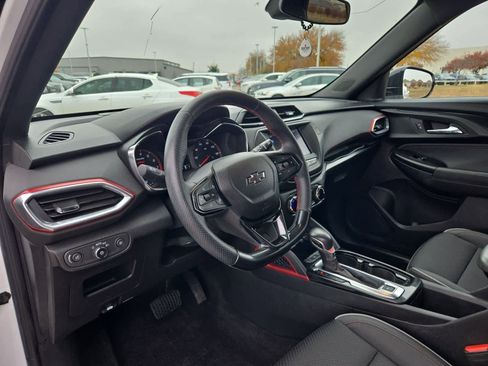 Used 2022 Chevrolet TrailBlazer RS image 2
