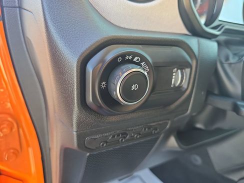 Used 2025 Jeep Wrangler Unlimited Sport AWD/4WD image 27