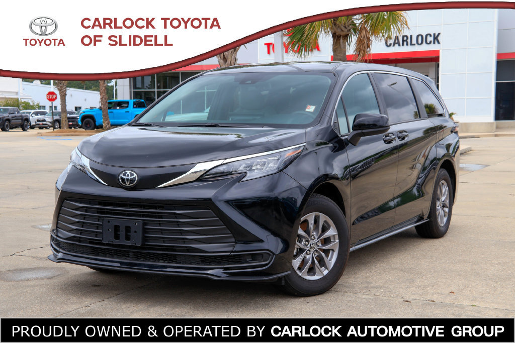 Used 2026 Toyota Sienna LE FWD image 1