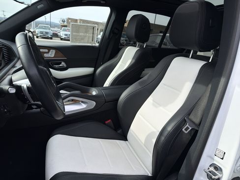 Certified 2025 Mercedes-Benz GLE 450e 4MATIC image 9