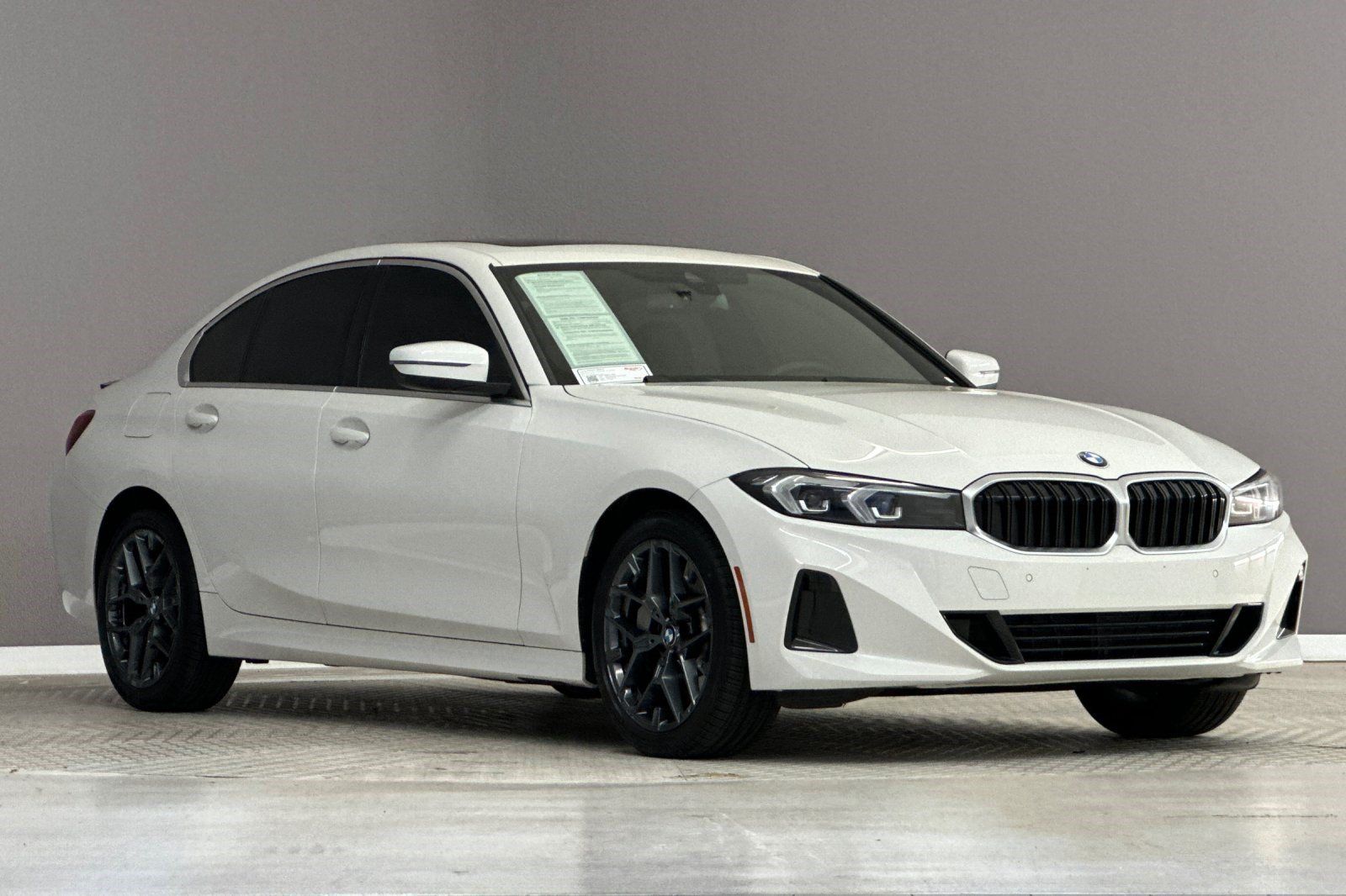 Used 2025 BMW 330i Sedan w/ Convenience Package RWD image 6
