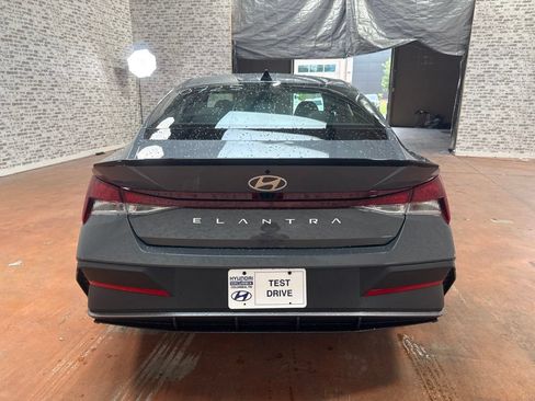 New 2026 Hyundai Elantra SEL Sport FWD image 6