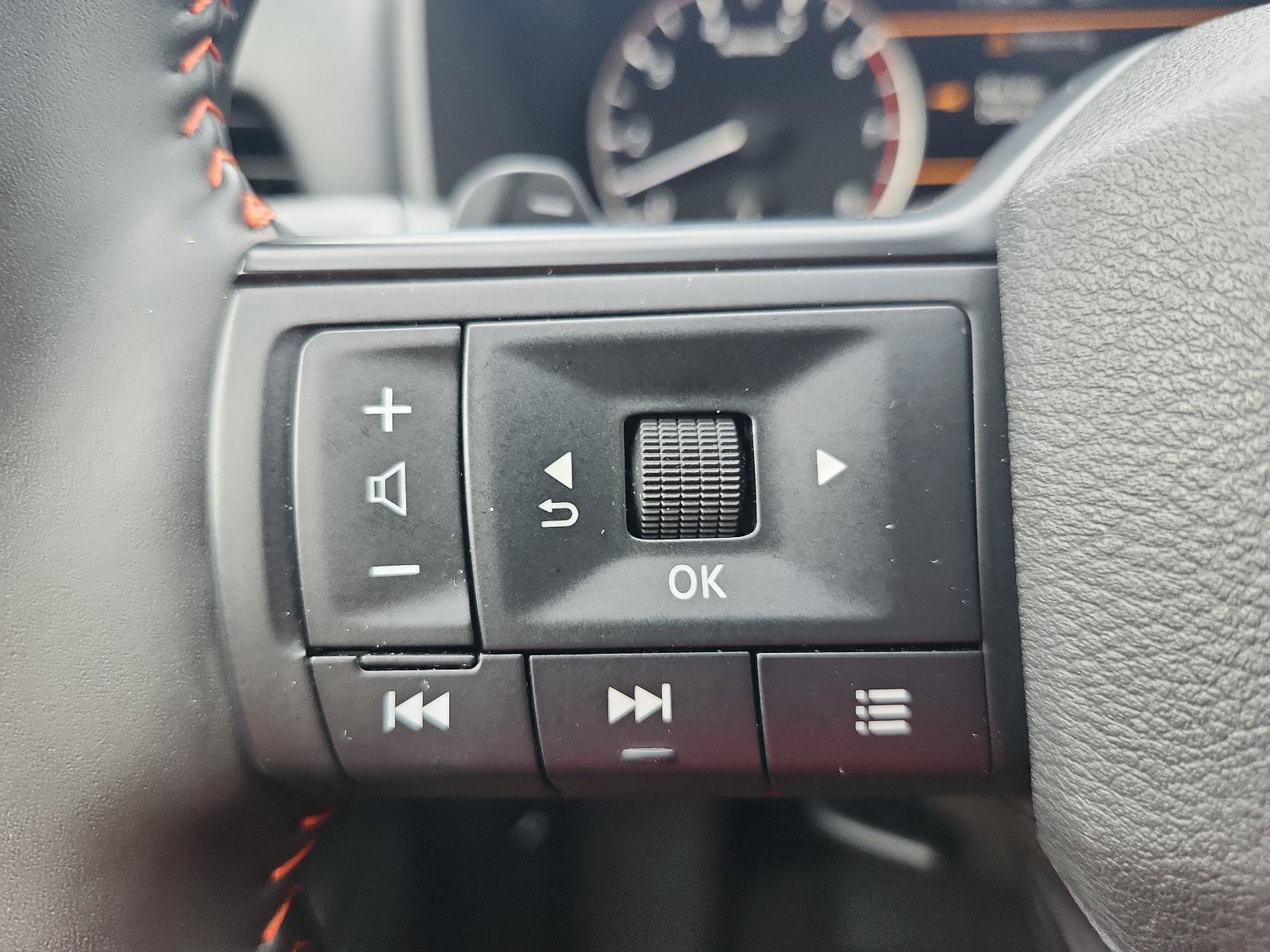 Used 2025 Nissan Rogue SV AWD/4WD image 27