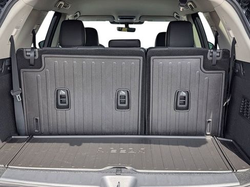 New 2026 Nissan Pathfinder SL image 24