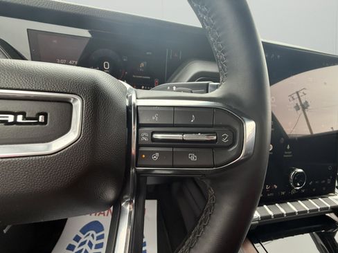 Used 2025 GMC Yukon Denali image 22