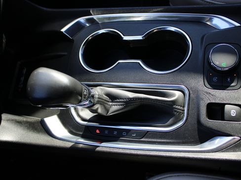 Used 2022 Chevrolet Traverse LT w/ LT Premium Package image 25