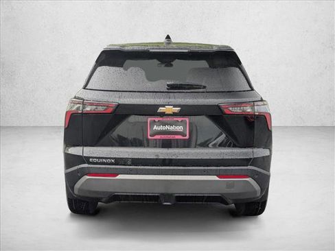 New 2026 Chevrolet Equinox LT FWD image 8