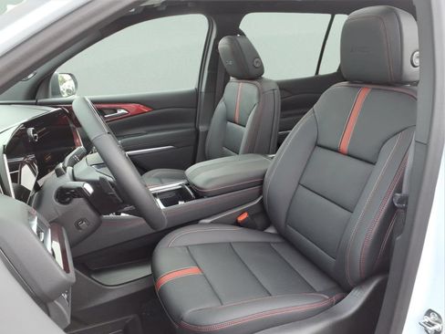 New 2026 Chevrolet Traverse RS w/ LPO, Floor Liner Package AWD/4WD image 20