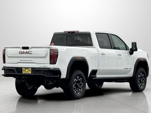 Used 2026 GMC Sierra 2500 AT4X image 4