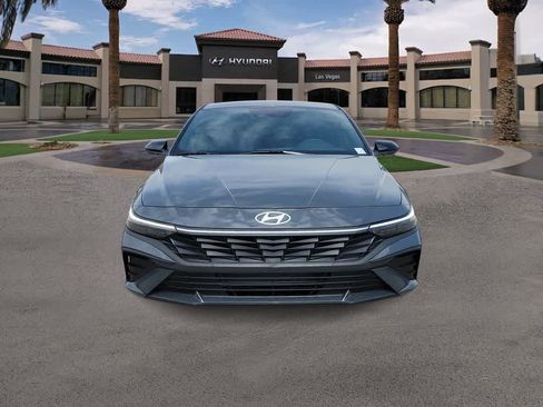 Used 2025 Hyundai Elantra Sport FWD image 3