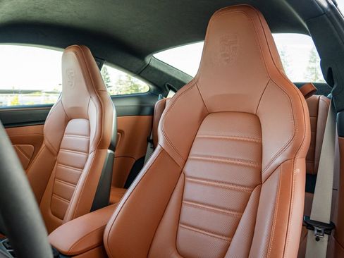 Certified 2025 Porsche 911 Carrera 4 GTS AWD/4WD image 5