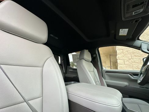 New 2026 GMC Sierra 1500 SLT w/ SLT Convenience Package image 16