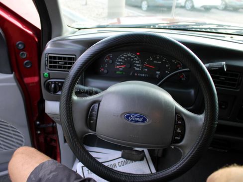 Used 2002 Ford Excursion XLT image 23