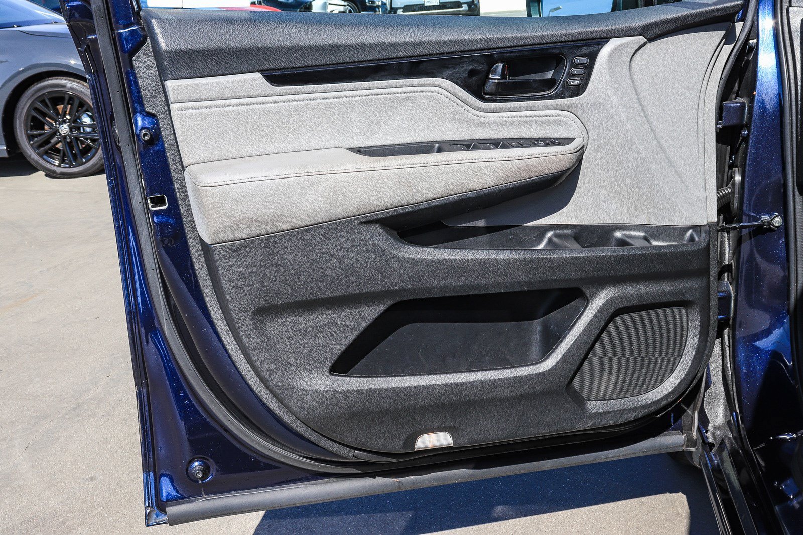 Used 2023 Honda Odyssey Touring image 25