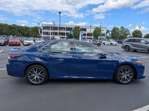 Used 2024 Toyota Camry XLE w/ Cold Weather Package AWD/4WD image 10