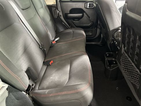 Used 2022 Jeep Wrangler Unlimited Rubicon image 23