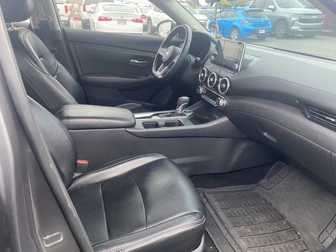 Used 2021 Nissan Sentra SV w/ Trunk Package image 8