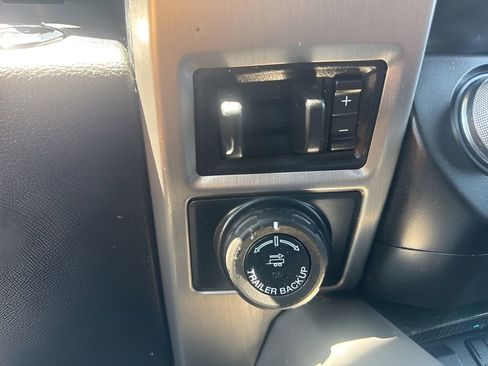 Used 2021 Ford F250 Platinum w/ FX4 Off-Road Package AWD/4WD image 17