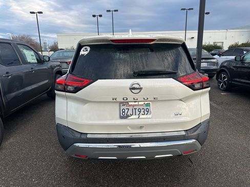 Used 2021 Nissan Rogue SV image 5