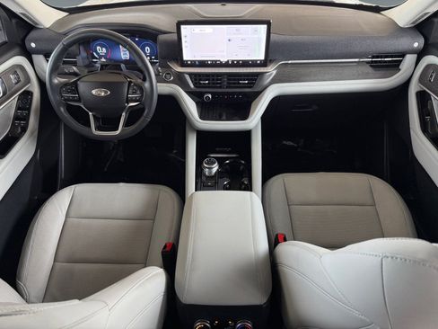 Used 2025 Ford Explorer Platinum w/ LUX Leather Package AWD/4WD image 14