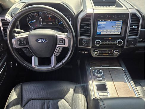 Used 2019 Ford Expedition Platinum RWD image 25