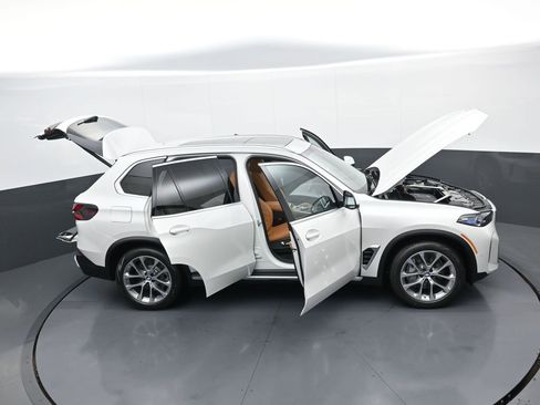 New 2026 BMW X5 xDrive50e AWD/4WD image 38