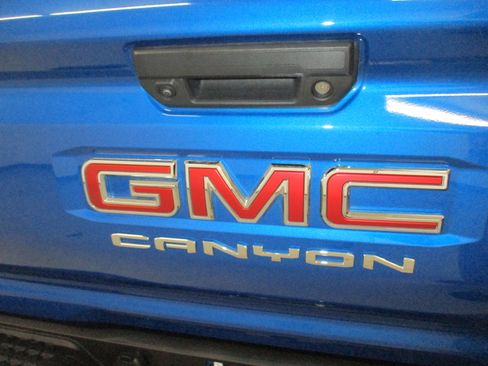 Used 2024 GMC Canyon Elevation w/ Elevation Premium Package image 8
